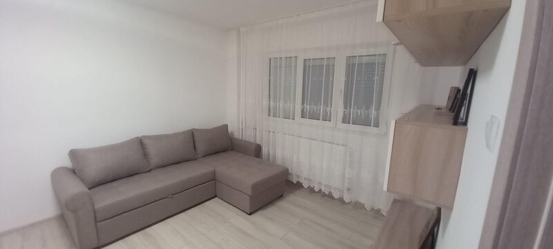 Parcul Florilor, Morarilor, o statie de Mega Mall,